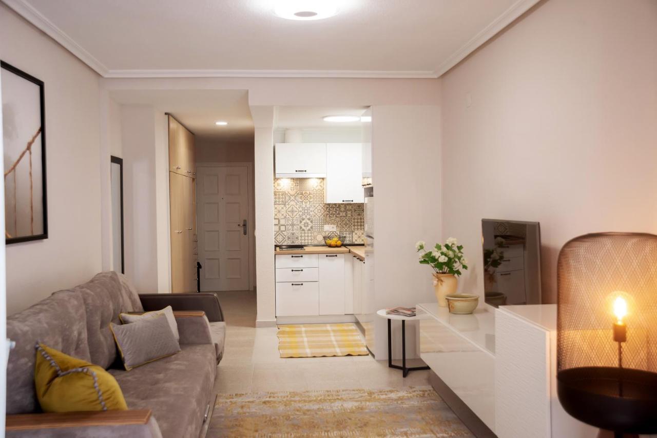 Holiday Studio Jardin Playa Torrevieja Buitenkant foto