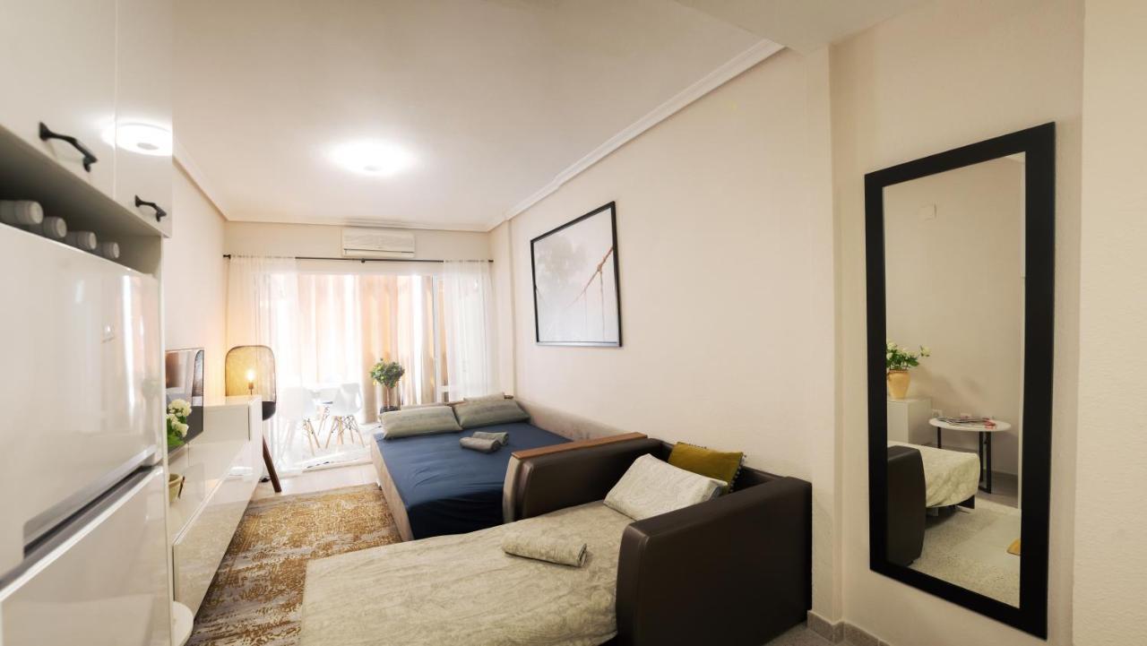 Holiday Studio Jardin Playa Torrevieja Buitenkant foto