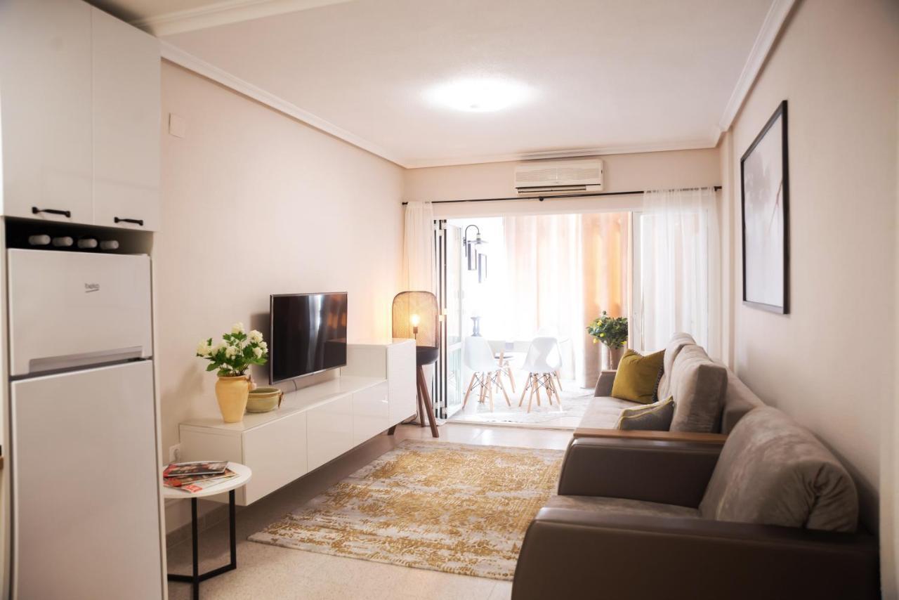 Holiday Studio Jardin Playa Torrevieja Buitenkant foto